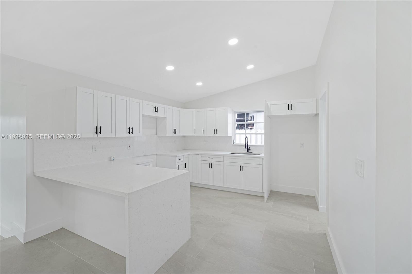 LAUDERDALE ISLES NO 2-BLK - Residential