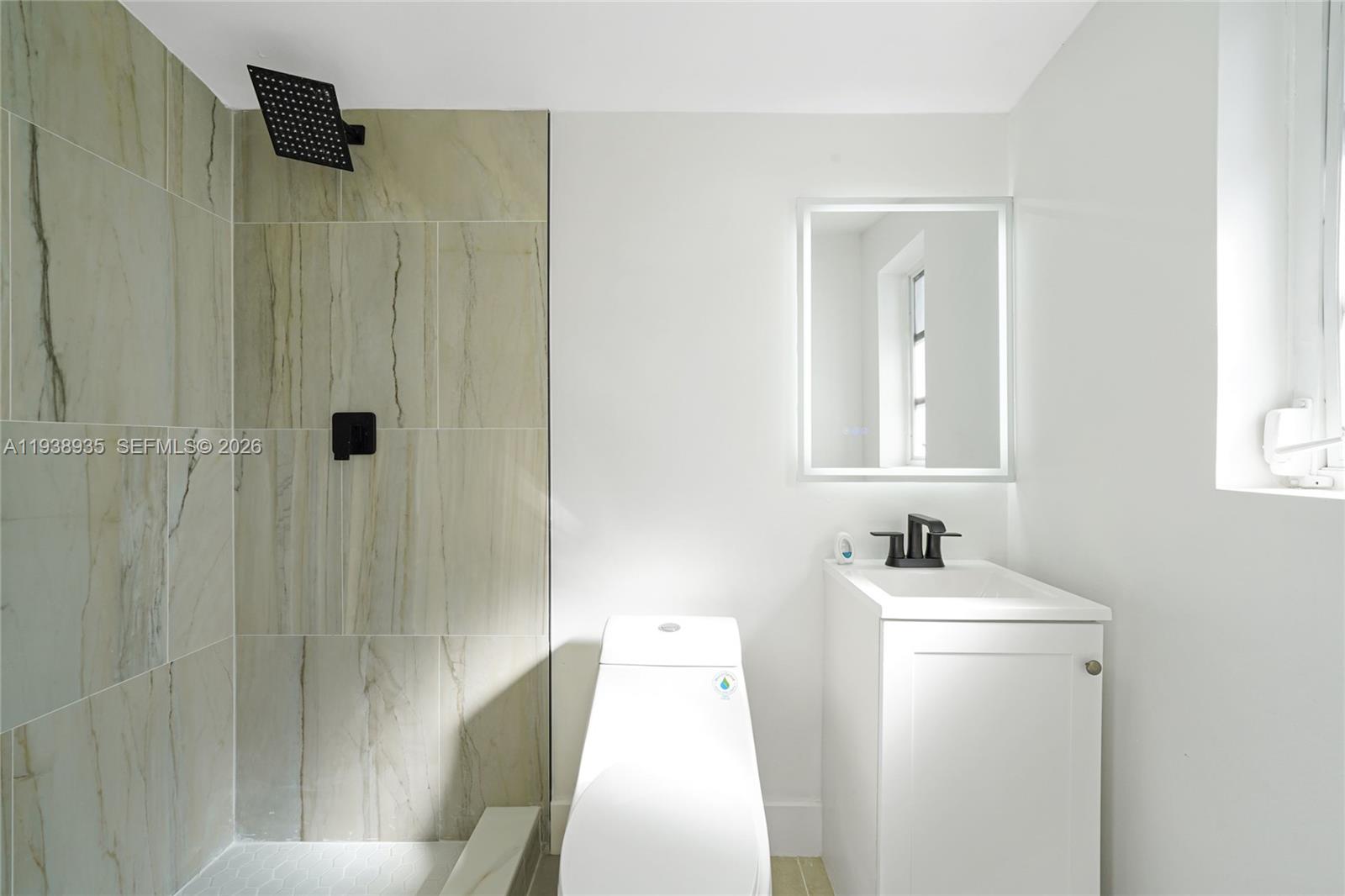 LAUDERDALE ISLES NO 2-BLK - Residential