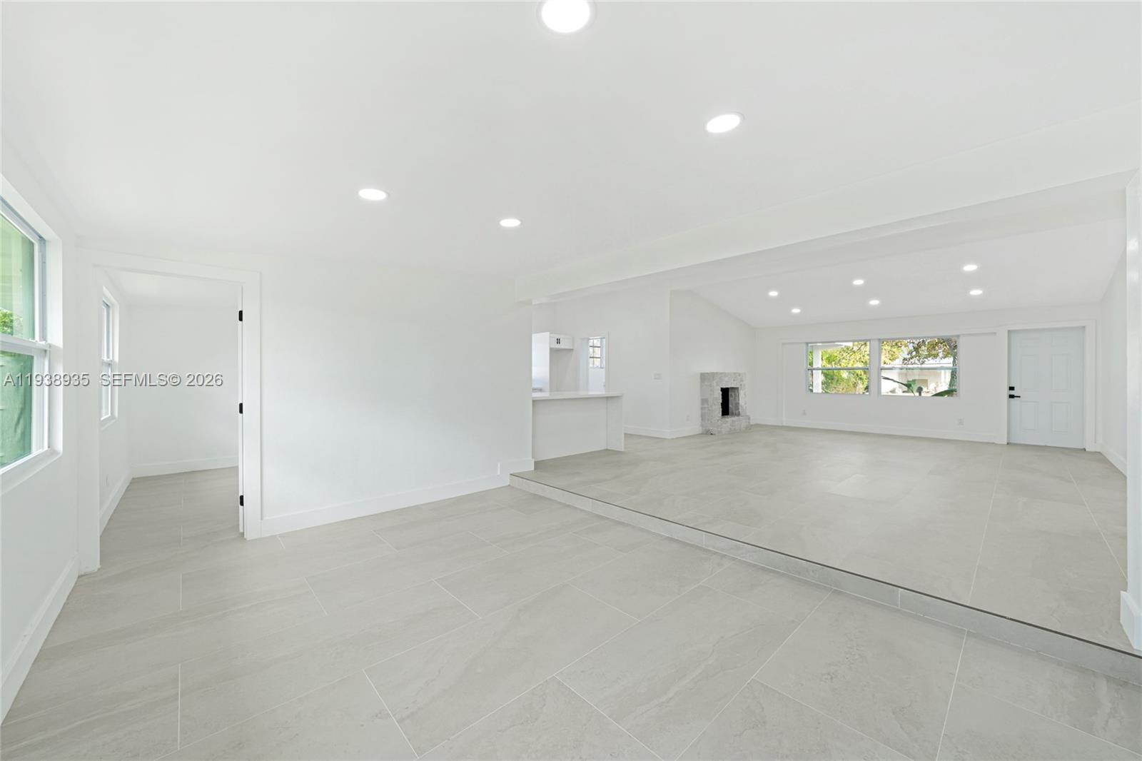 LAUDERDALE ISLES NO 2-BLK - Residential