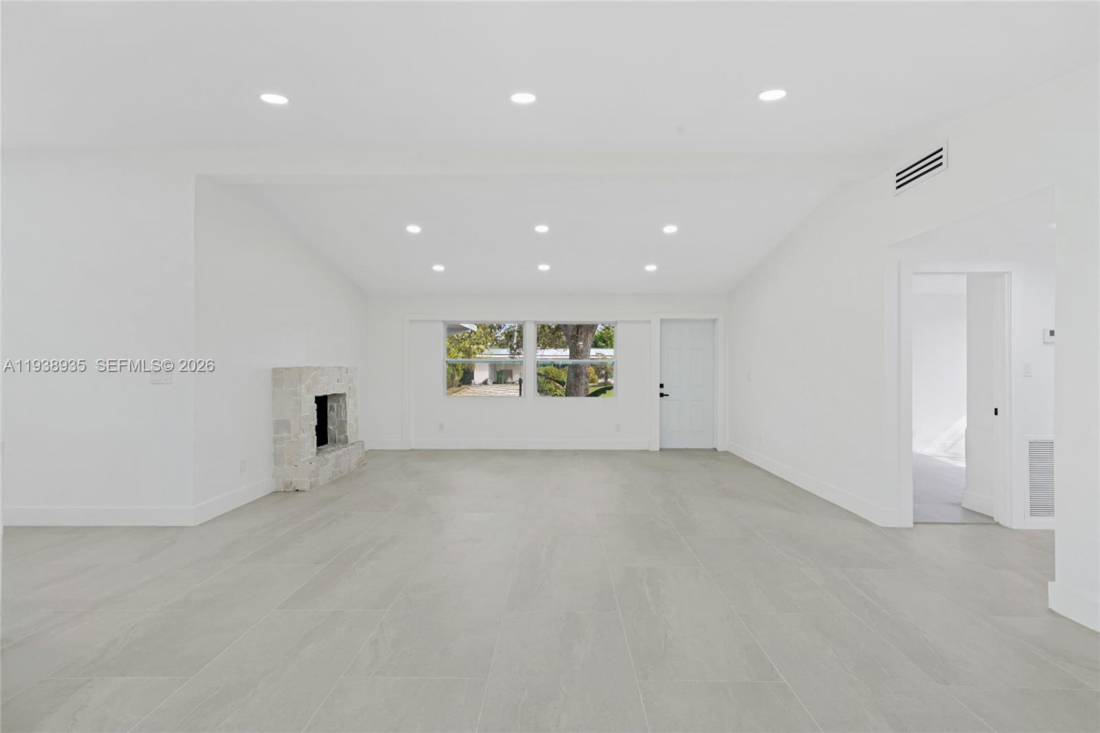 LAUDERDALE ISLES NO 2-BLK - Residential