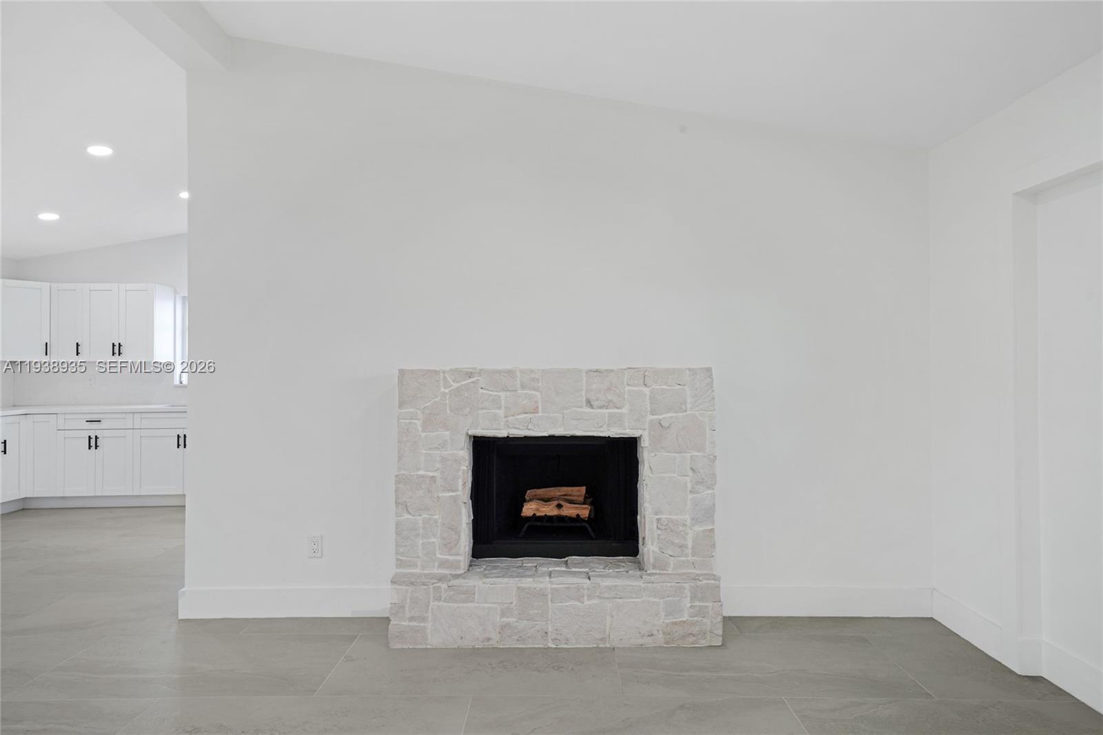 LAUDERDALE ISLES NO 2-BLK - Residential