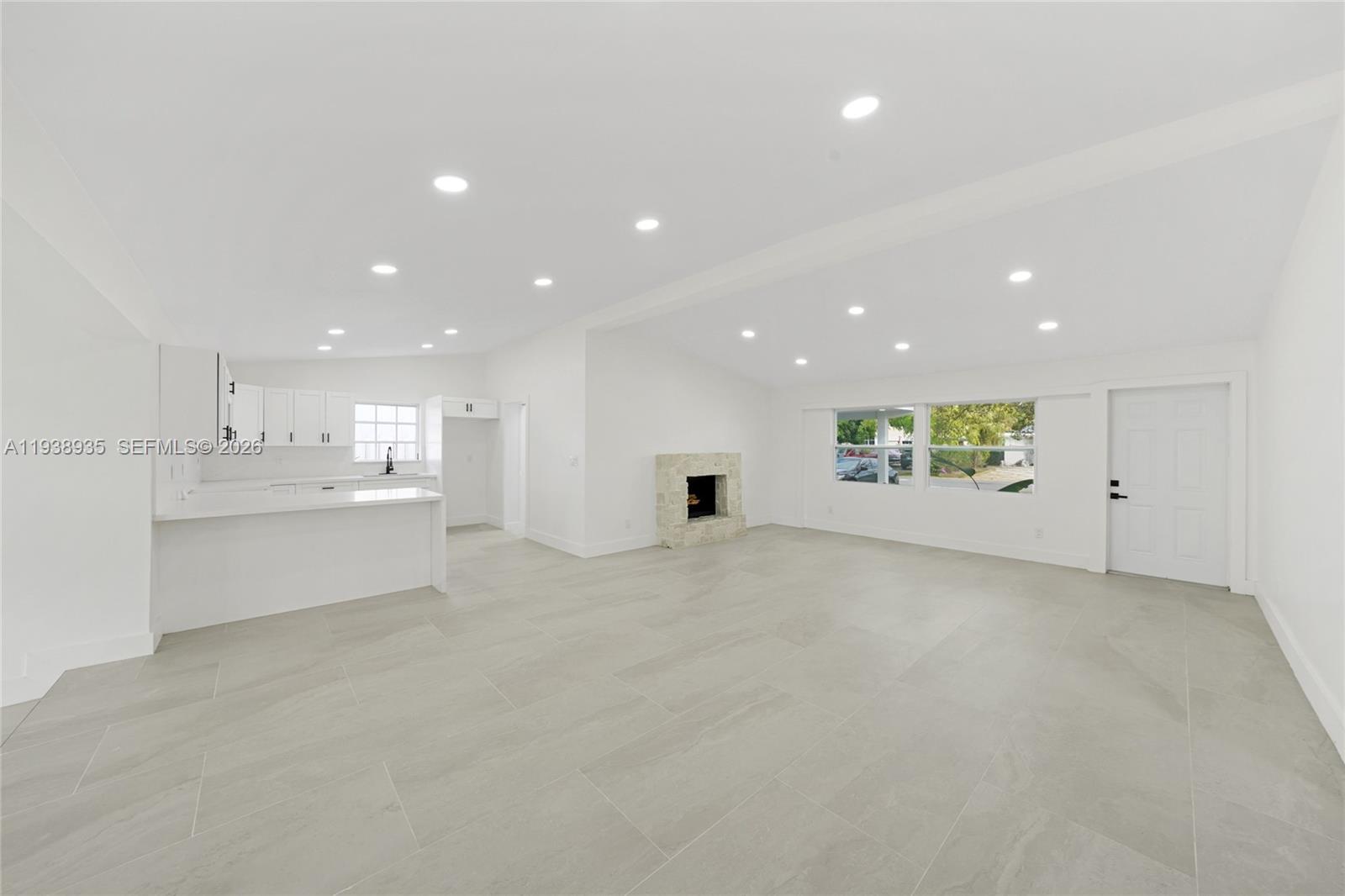 LAUDERDALE ISLES NO 2-BLK - Residential