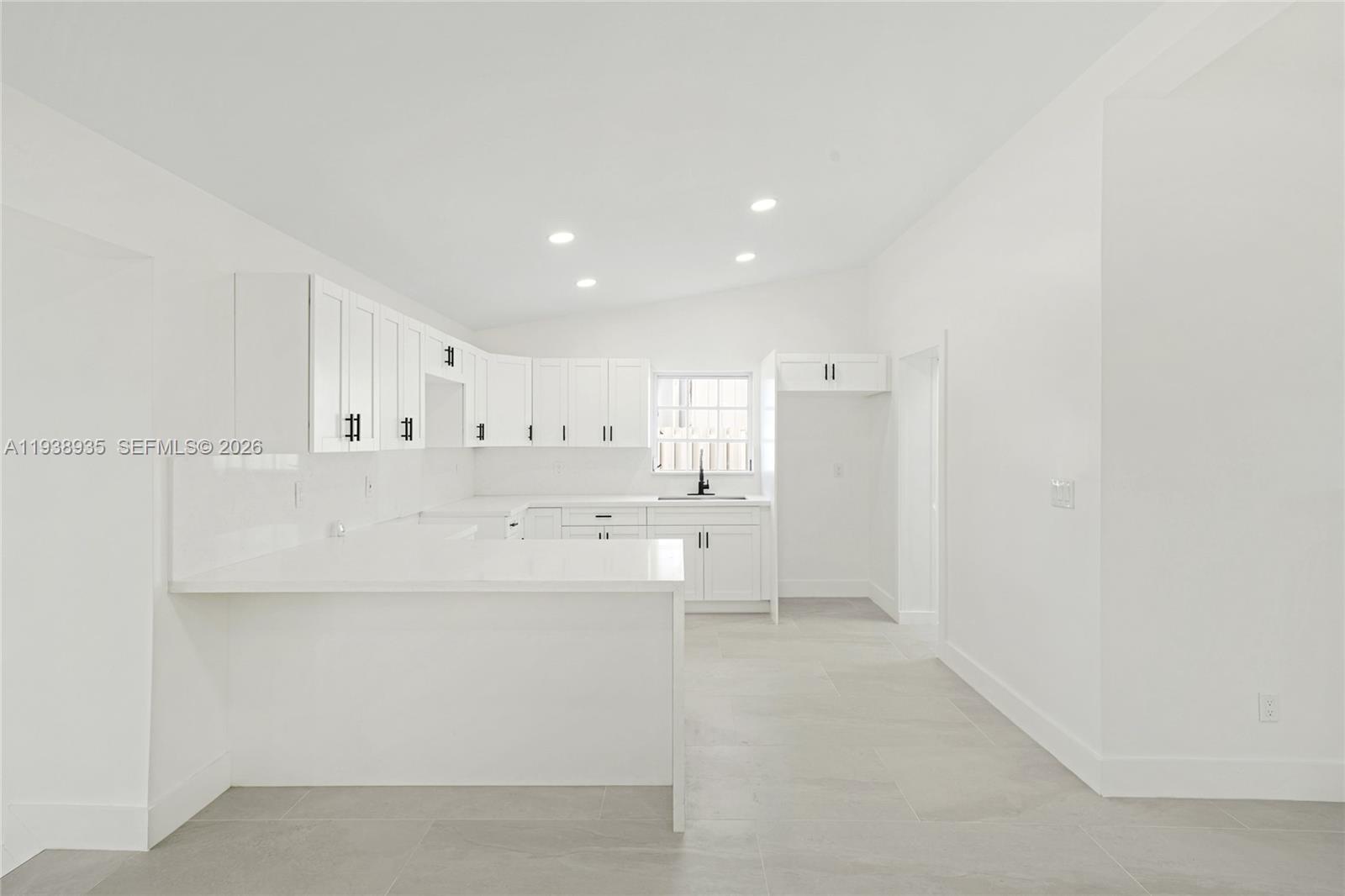 LAUDERDALE ISLES NO 2-BLK - Residential