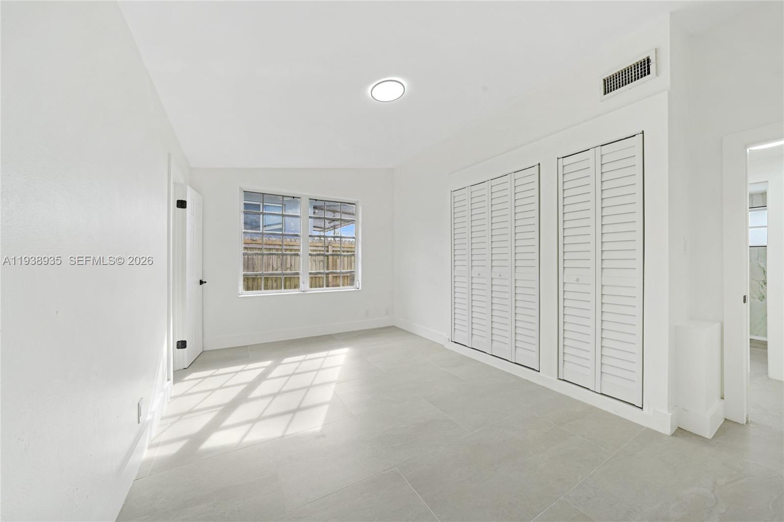 LAUDERDALE ISLES NO 2-BLK - Residential