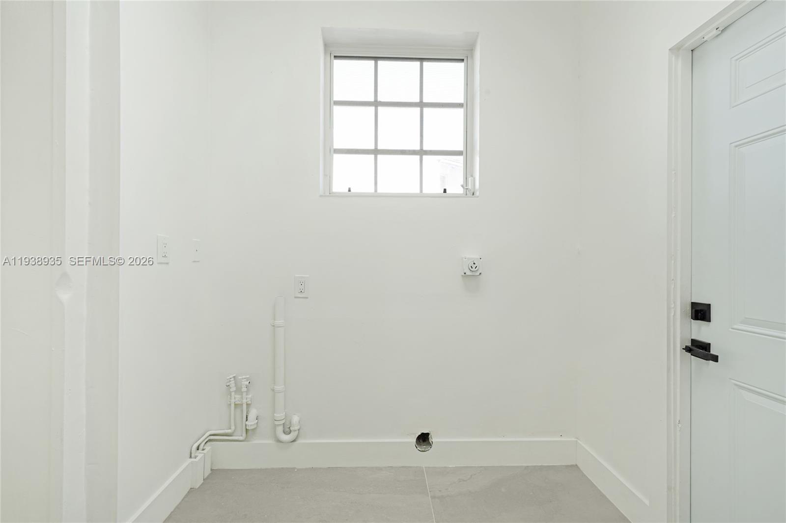 LAUDERDALE ISLES NO 2-BLK - Residential