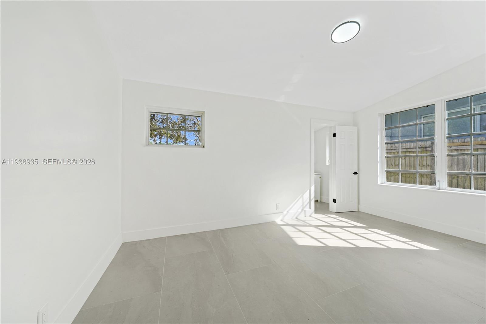 LAUDERDALE ISLES NO 2-BLK - Residential