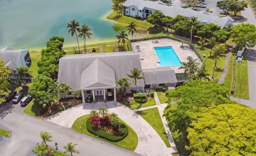 LAKESHORE CONDO #5 - Residential Lease