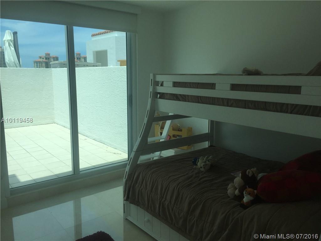 The Atrium At Aventura Co - Residential Lease