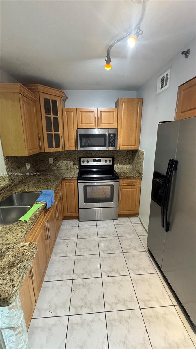 12035 SW 14th St 101