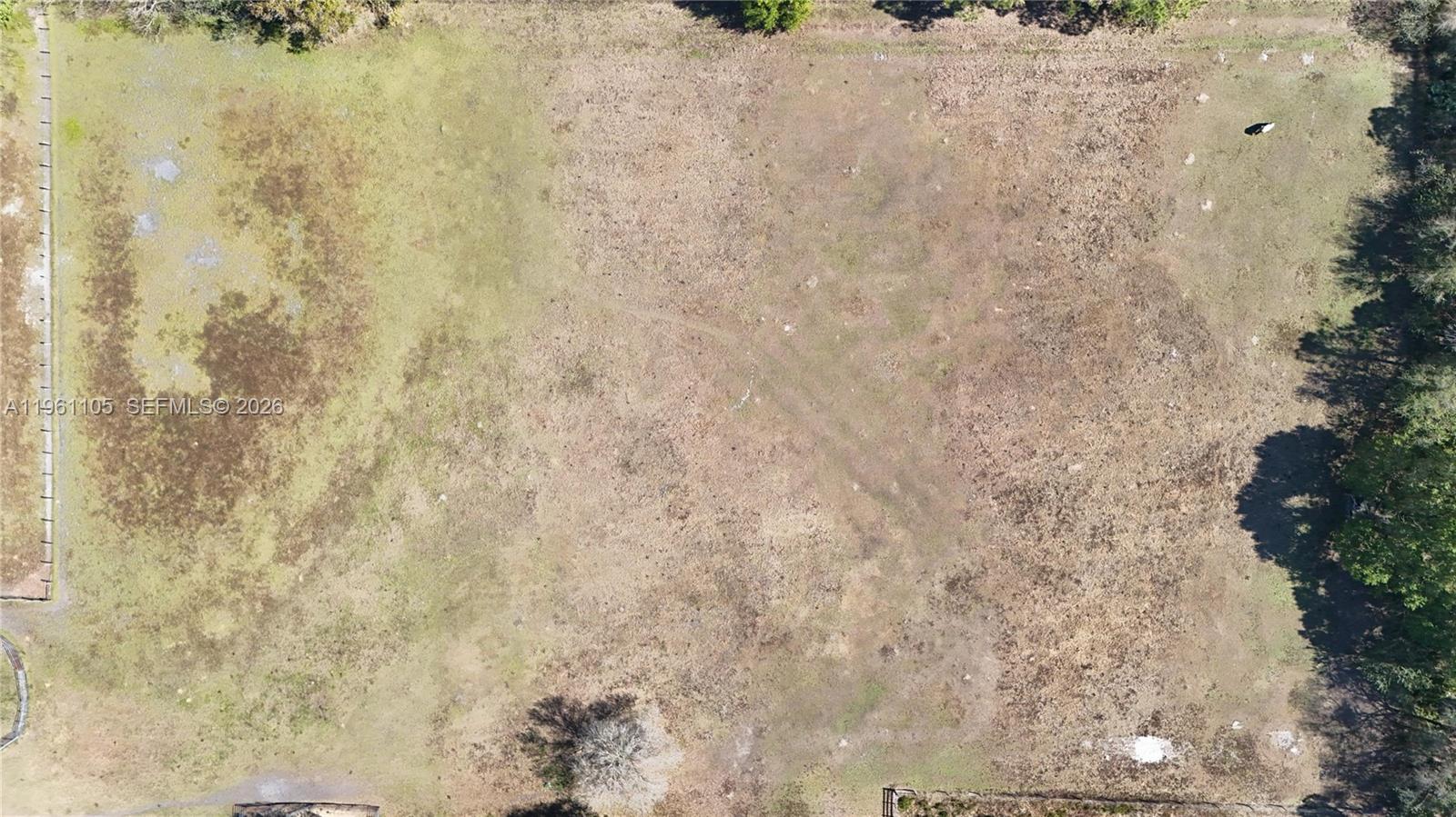 WHISPERING PINES - Land