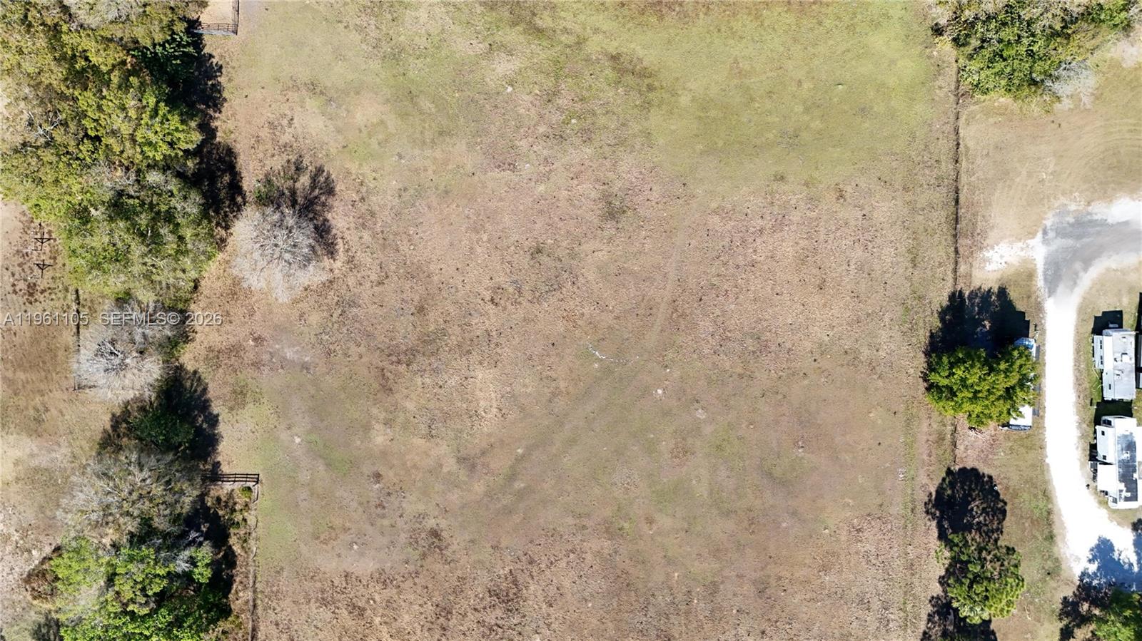 WHISPERING PINES - Land