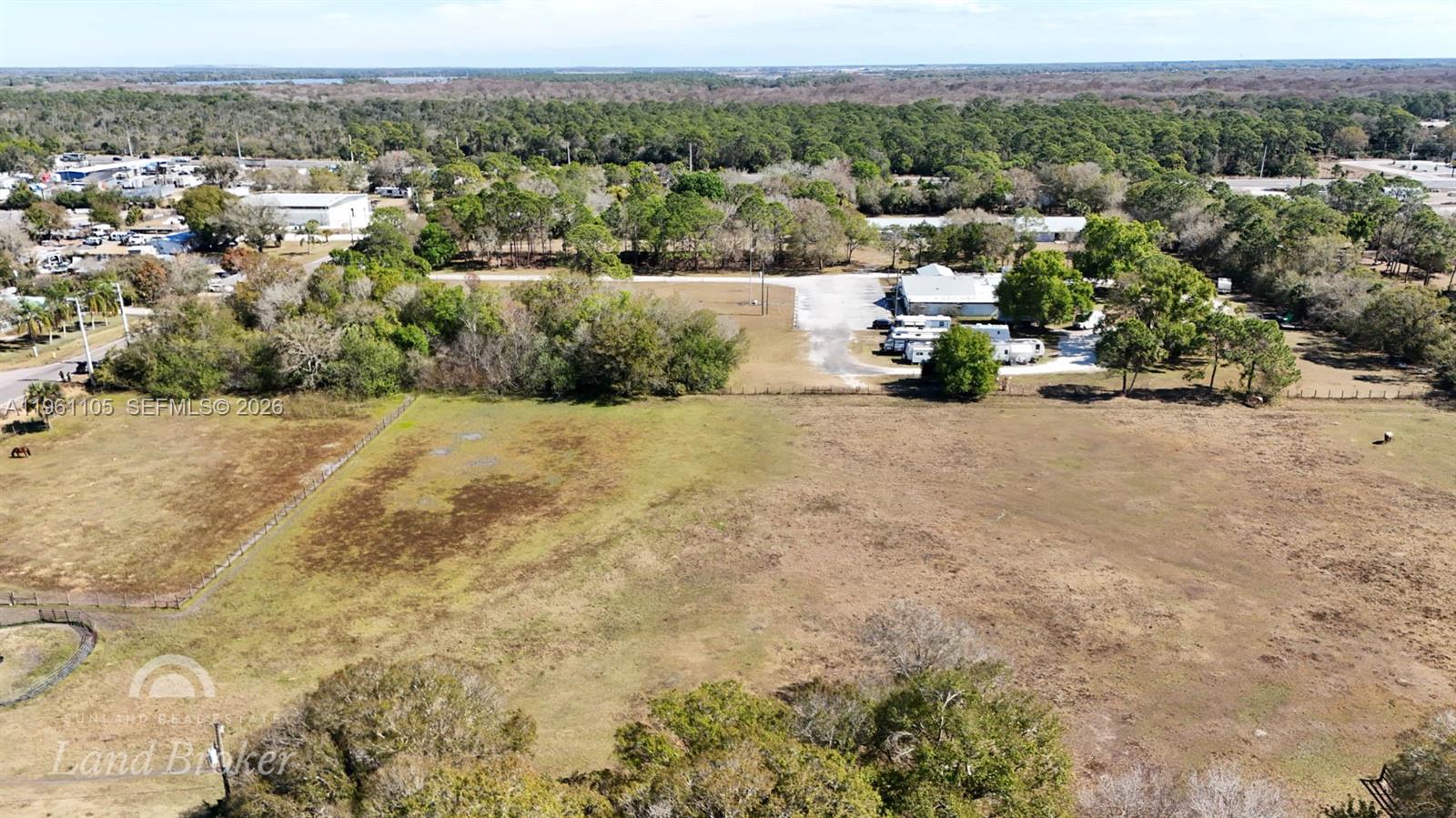 WHISPERING PINES - Land