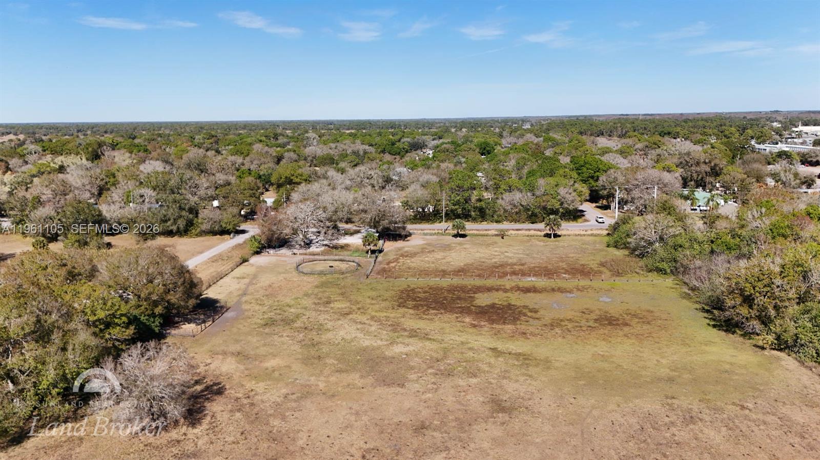 WHISPERING PINES - Land