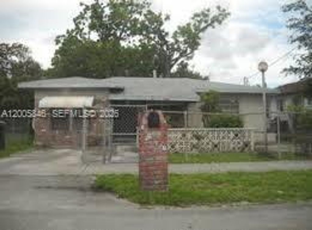 Photo of 4621 SW 22nd St, West Park, FL 33023 (MLS # A12005846)