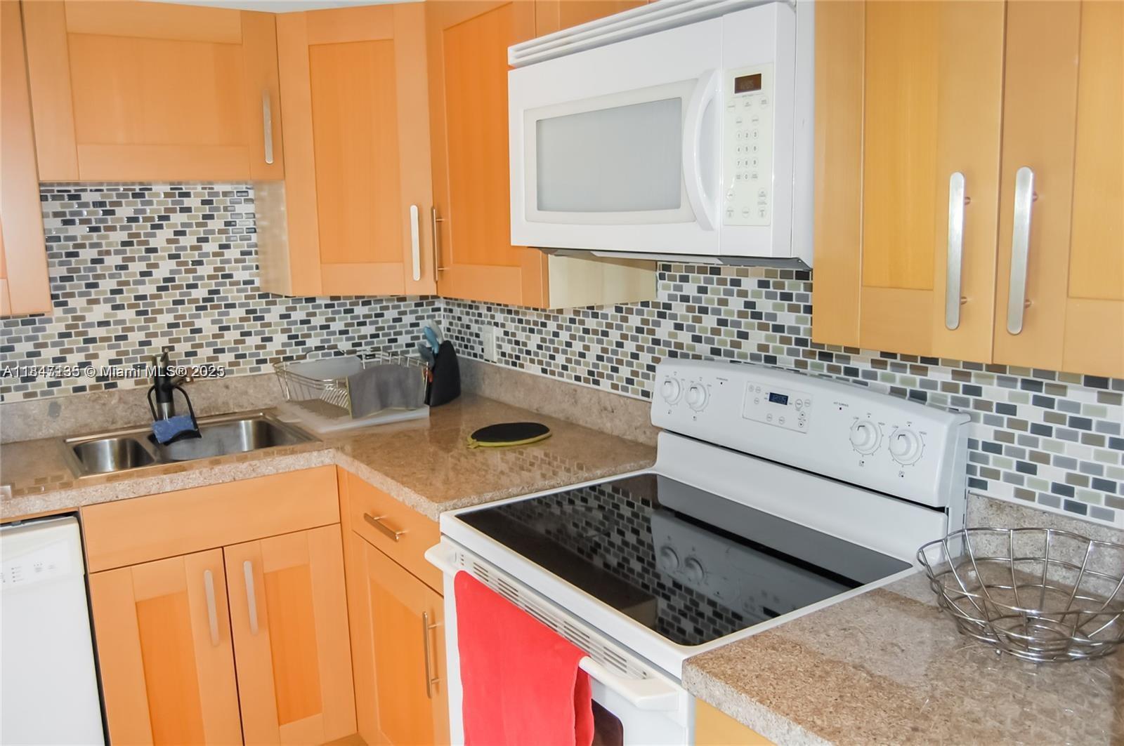 3401 N Country Club Dr 706