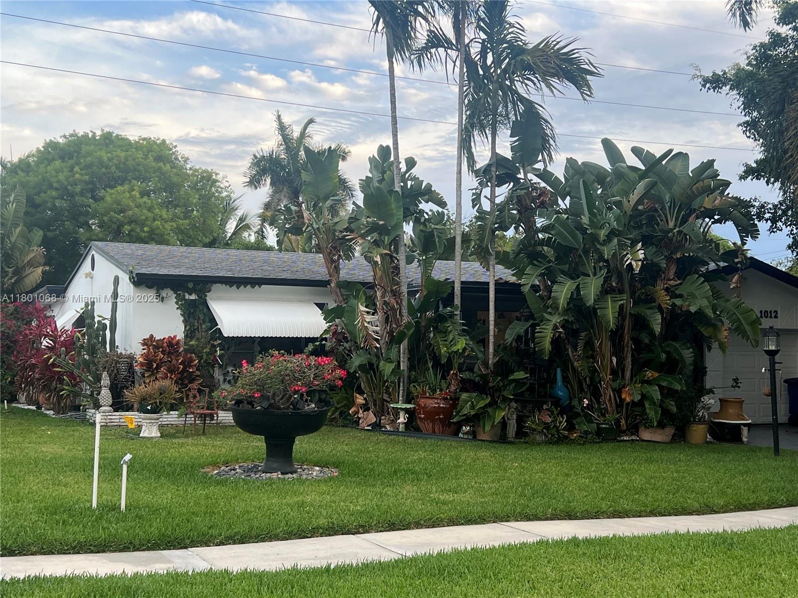 Property for Sale at 1012 Ne 8th St, Hallandale Beach, Broward County, Florida - Bedrooms: 3 
Bathrooms: 2  - $780,000
