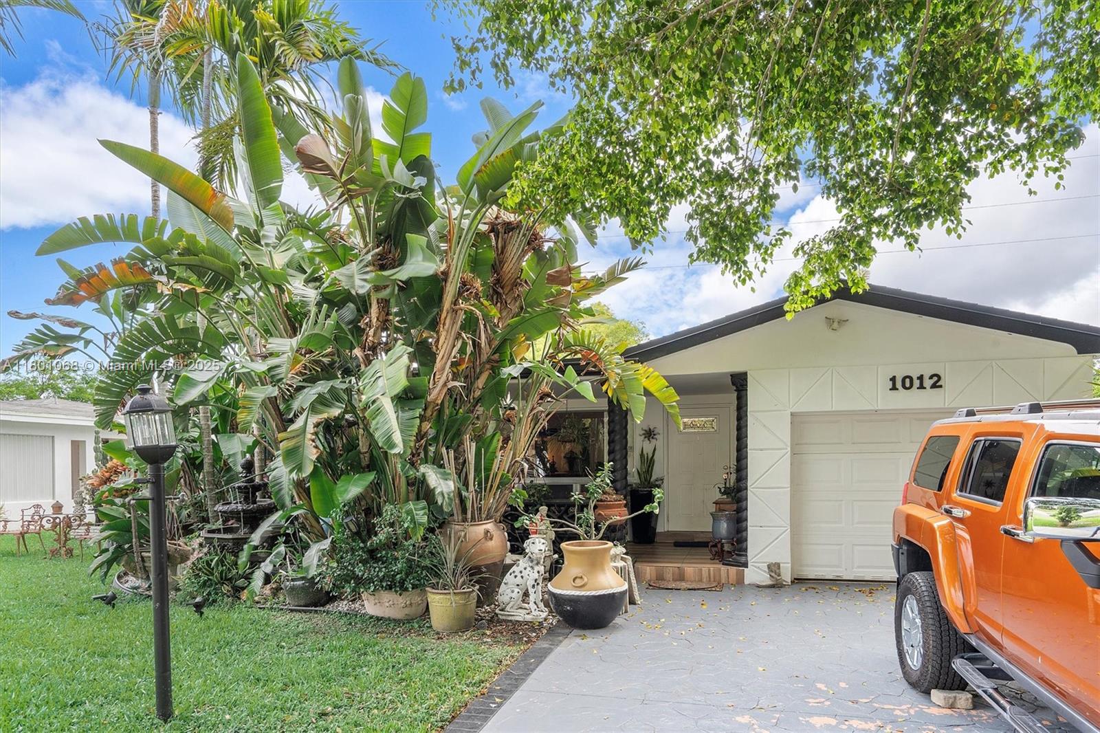 1012 Ne 8th St, Hallandale Beach, Broward County, Florida - 3 Bedrooms  
2 Bathrooms - 