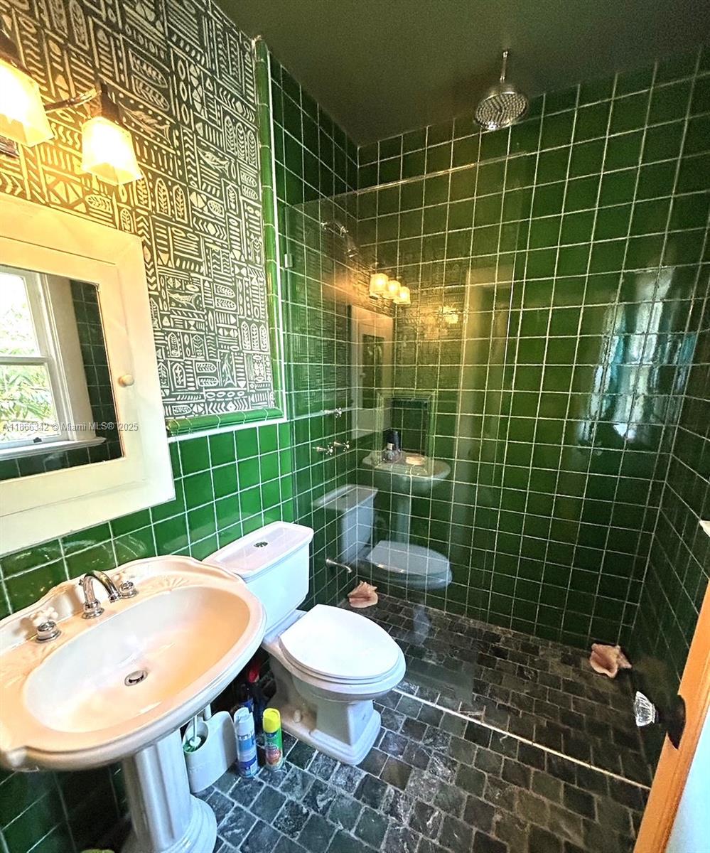 BILTMORE SUB - Residential Lease