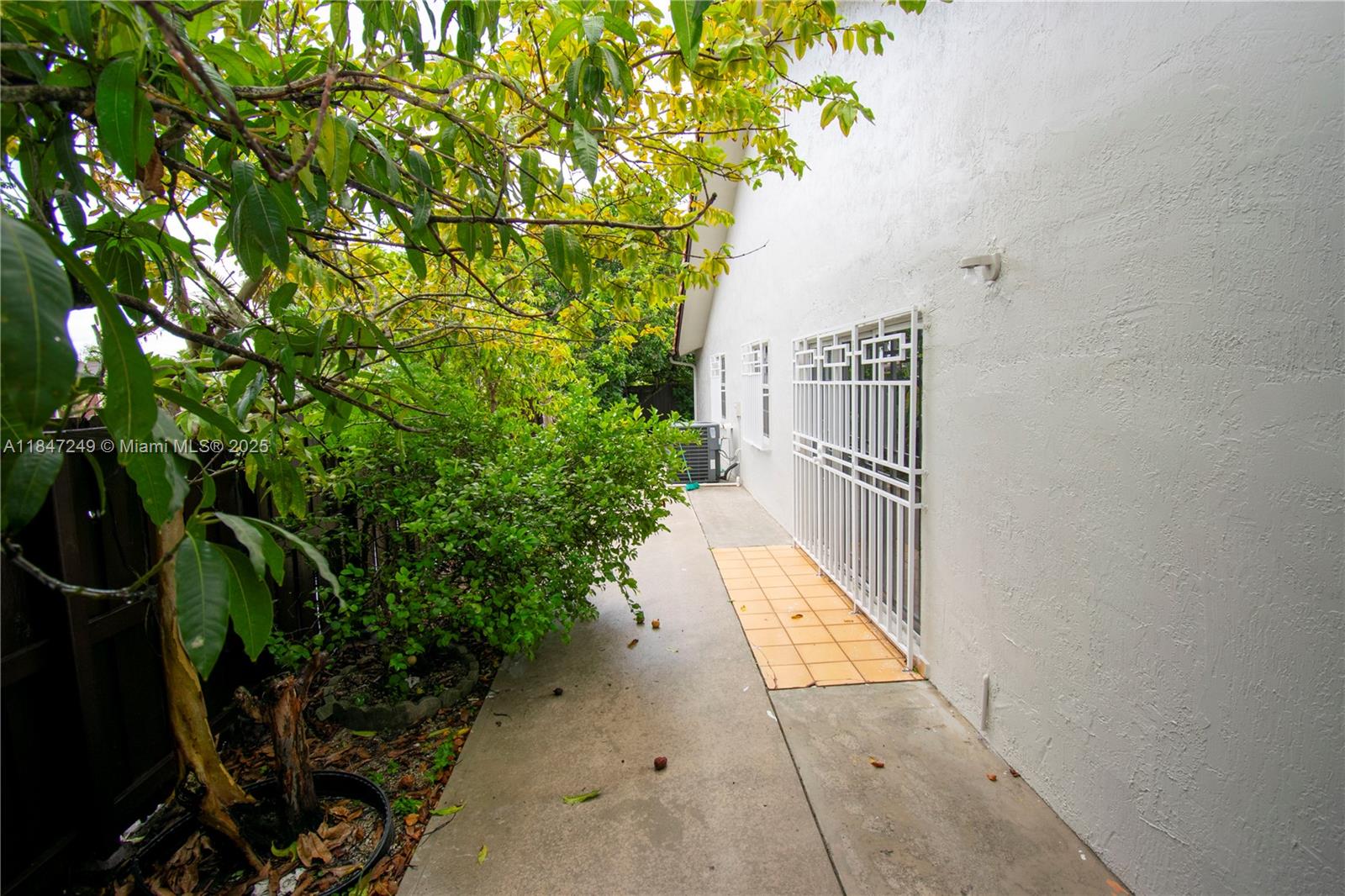 BIRD LAKES SOUTH SEC 2 - Residential