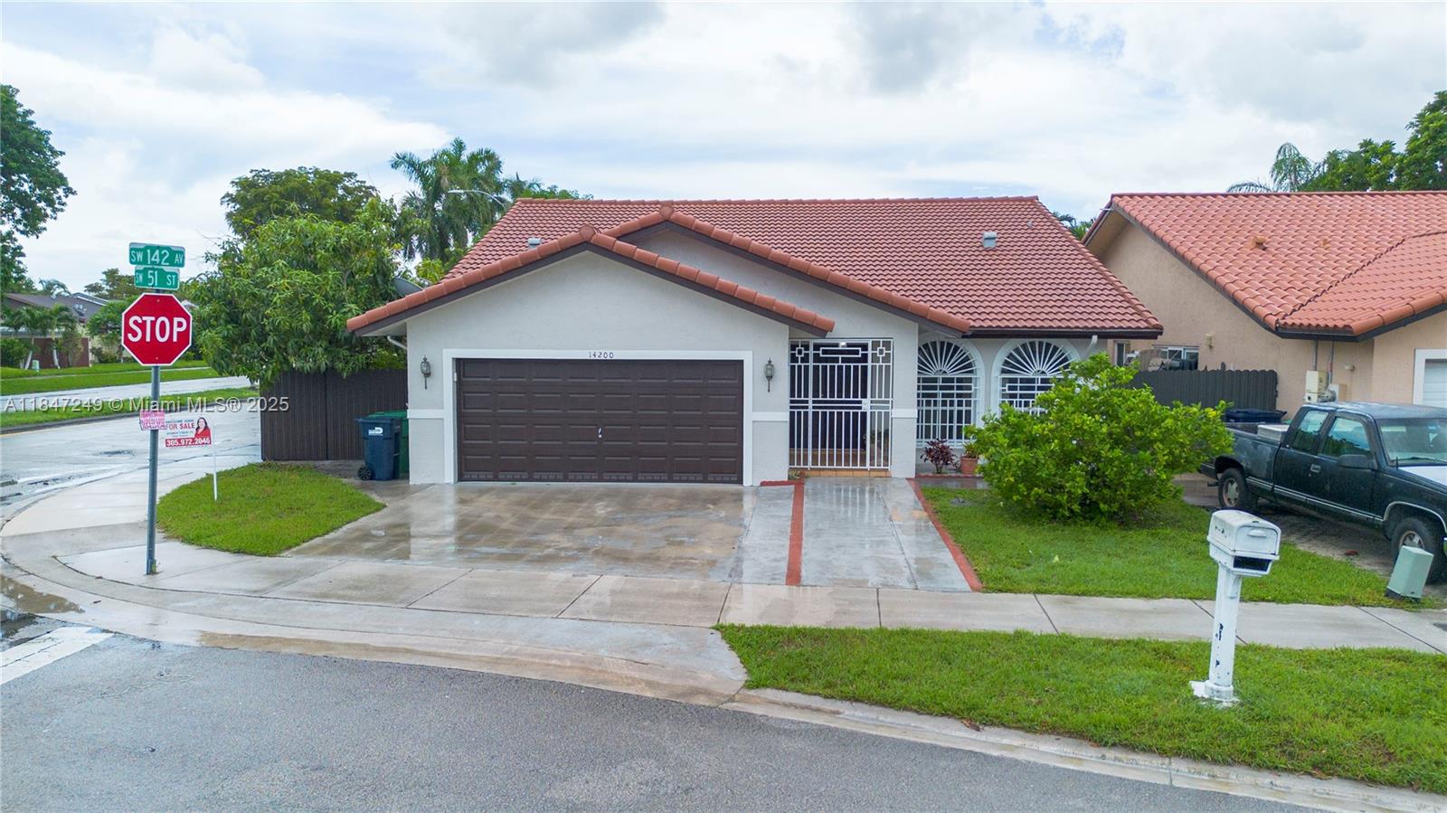 14200 SW 51st St