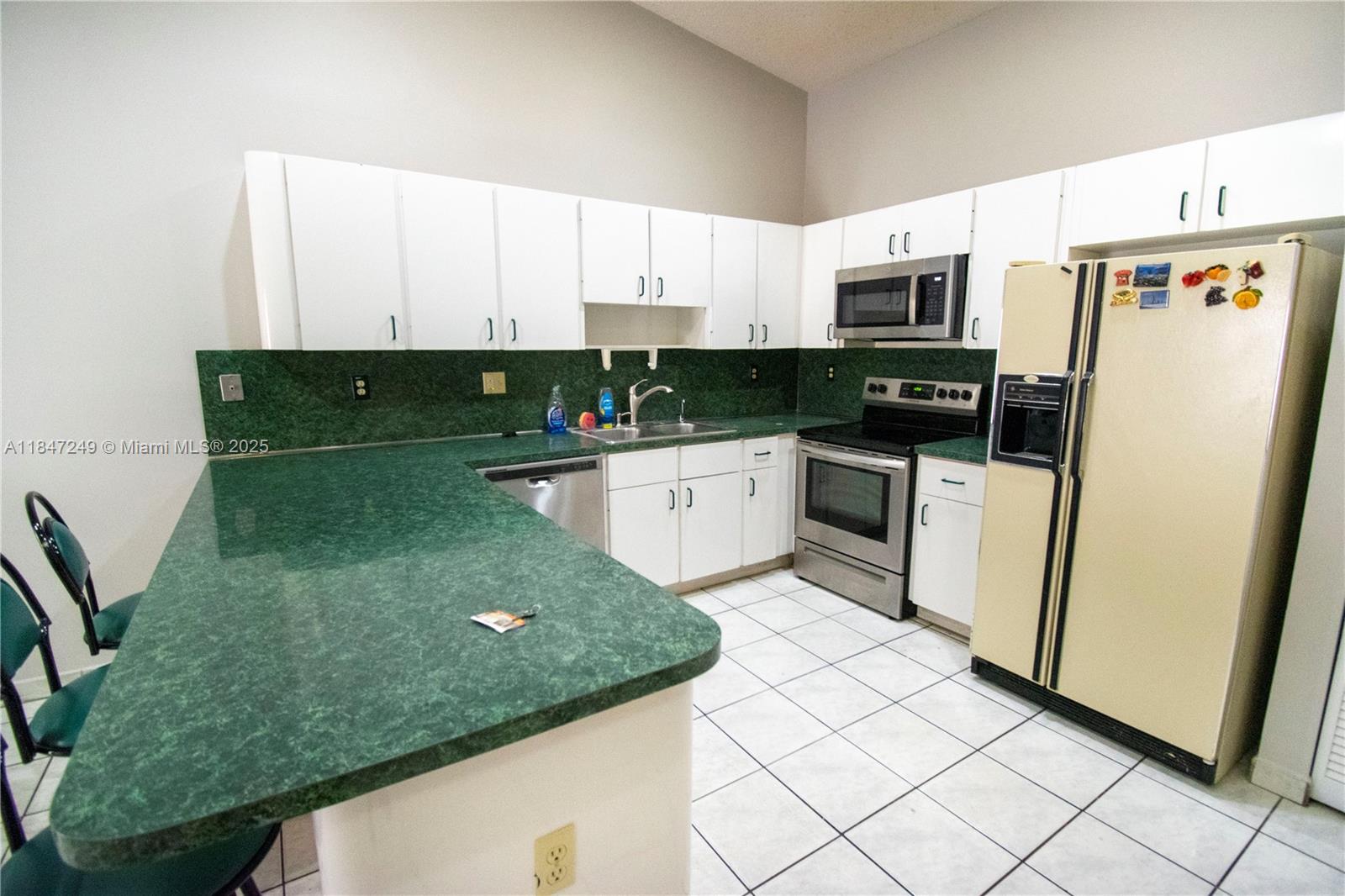 BIRD LAKES SOUTH SEC 2 - Residential