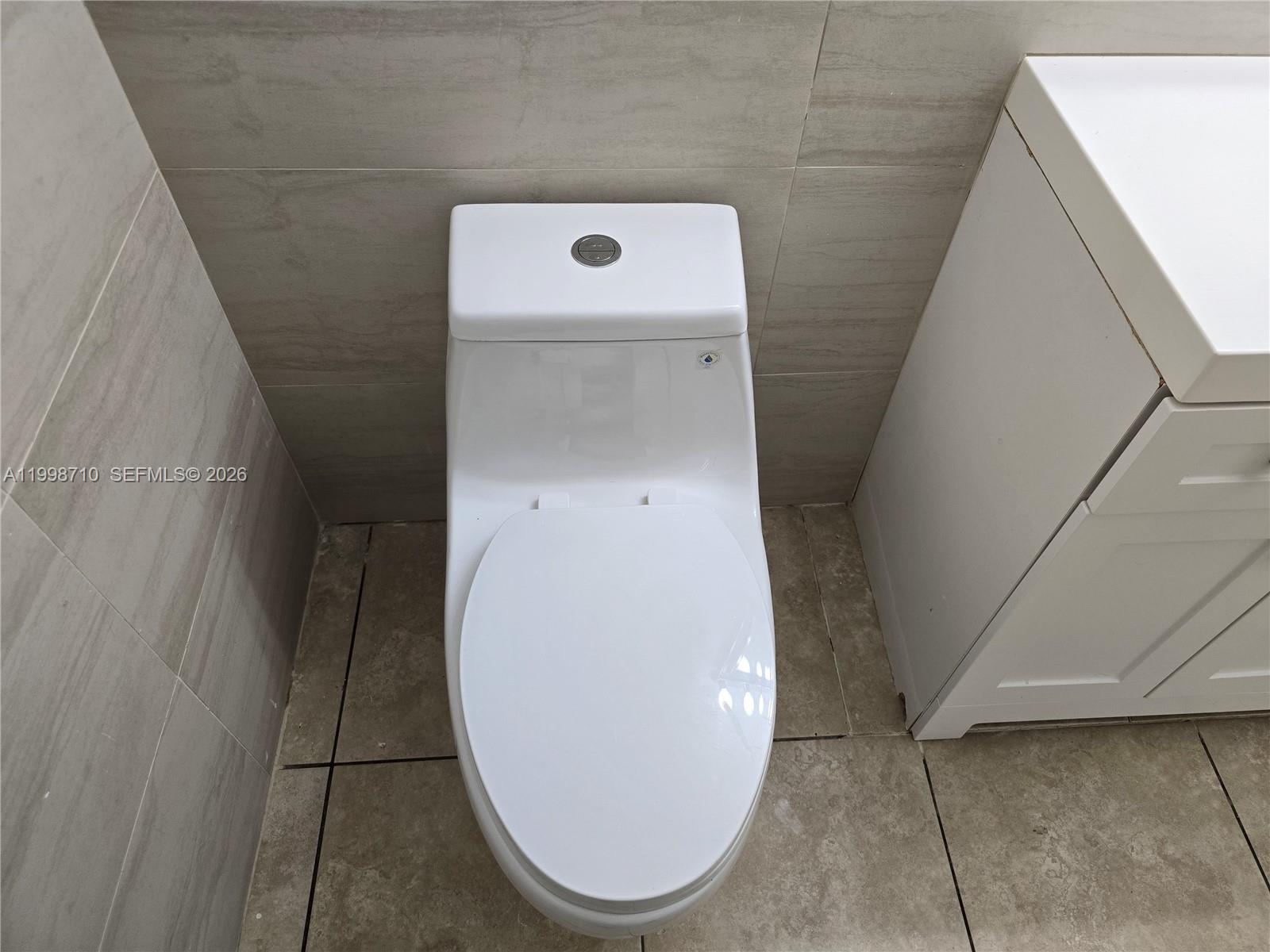 ISLAND VIEW - Residential Lease