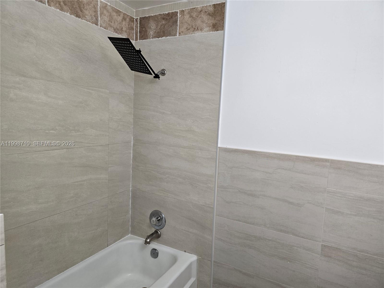 ISLAND VIEW - Residential Lease