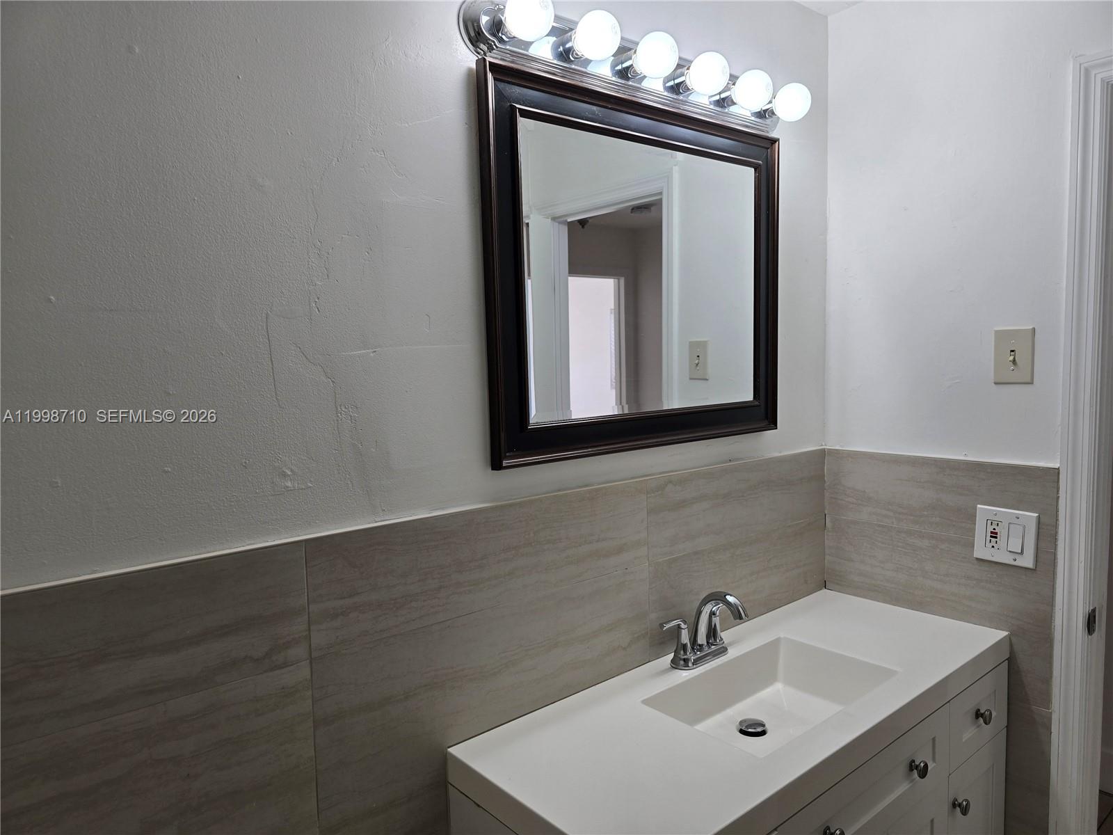 ISLAND VIEW - Residential Lease