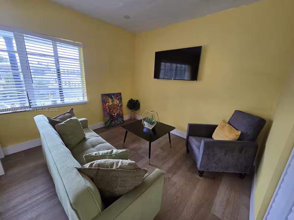 843-845 NW 3rd St B