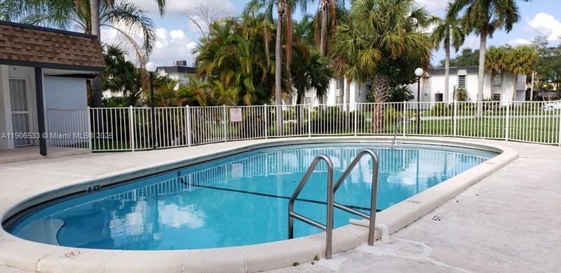 SUNSET PALMS WEST CONDO - Residential