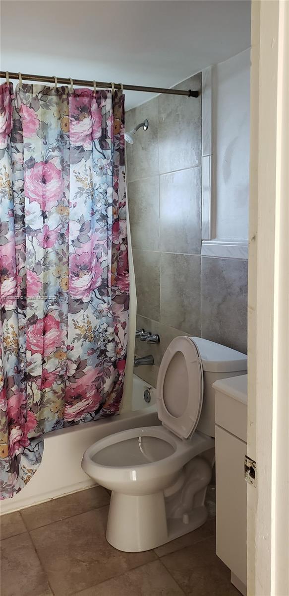 SUNSET PALMS WEST CONDO - Residential