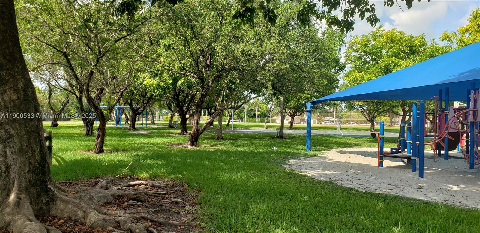 SUNSET PALMS WEST CONDO - Residential