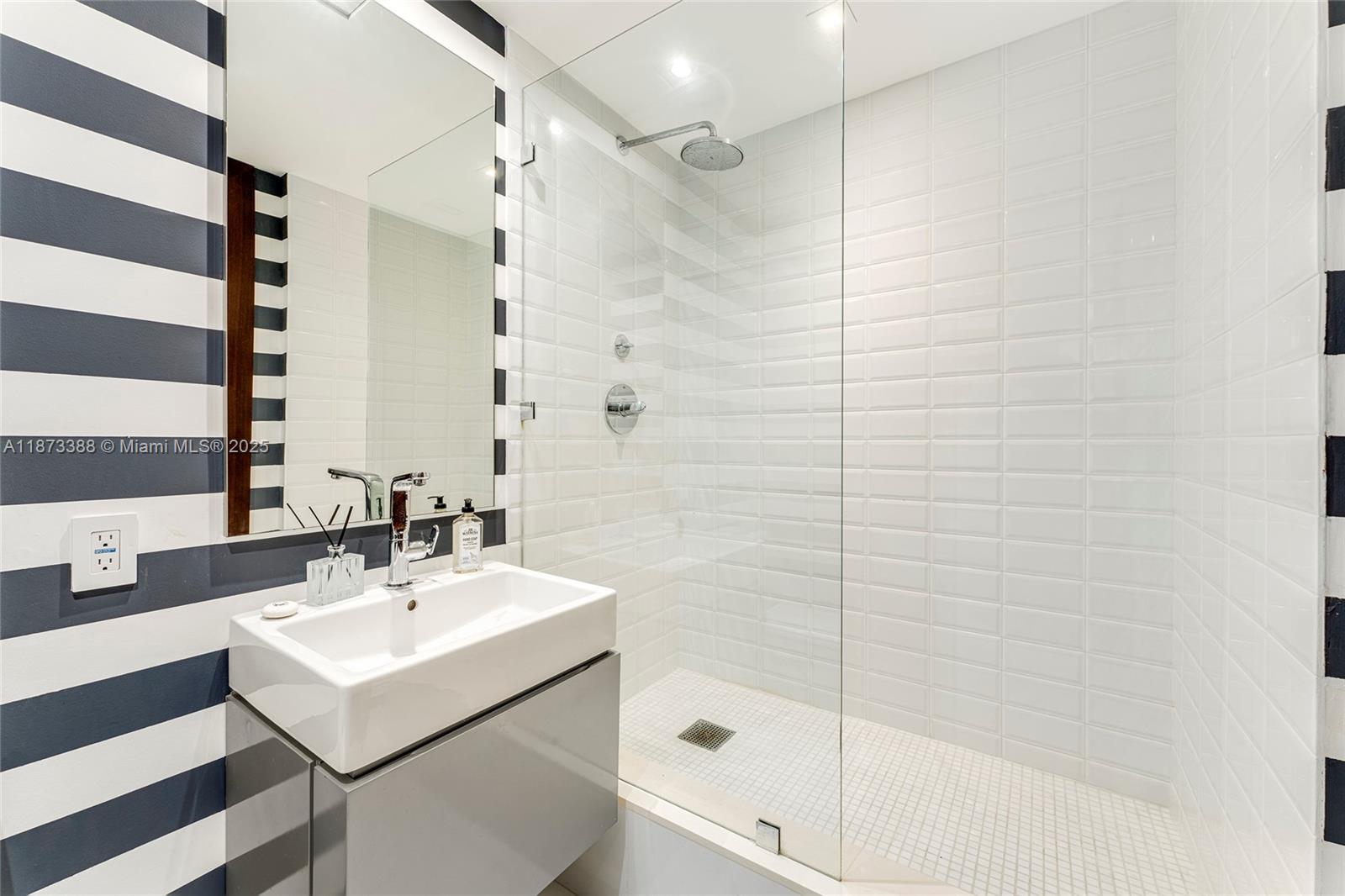 BAYVIEW FISHER ISL NO TWO - Residential