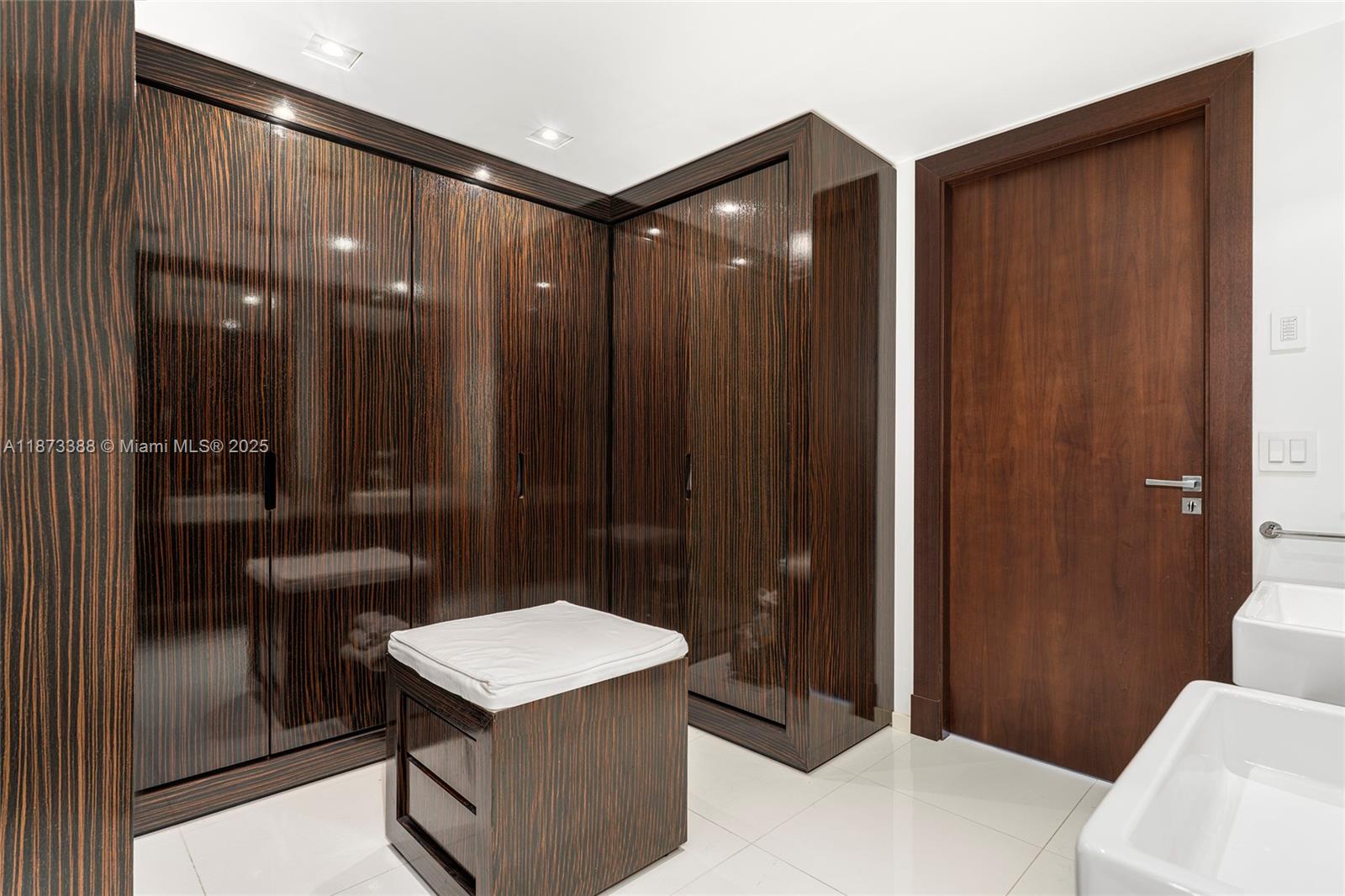 BAYVIEW FISHER ISL NO TWO - Residential