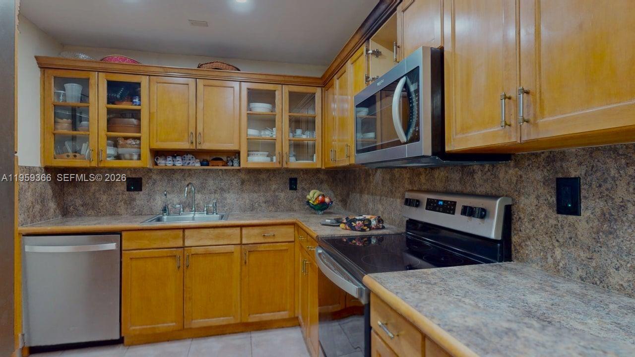 OLYMPUS CONDO - Residential