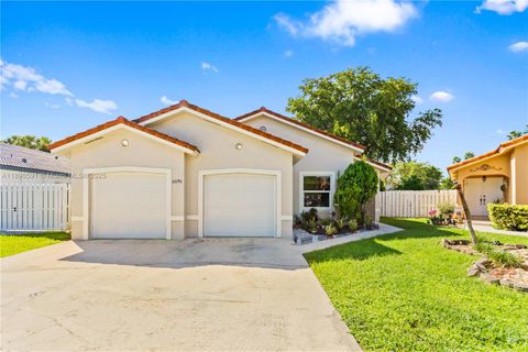 6090 NW 179th Ter Hialeah FL 33015