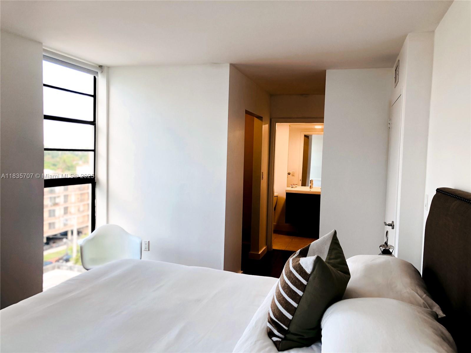 1035 West Ave 801