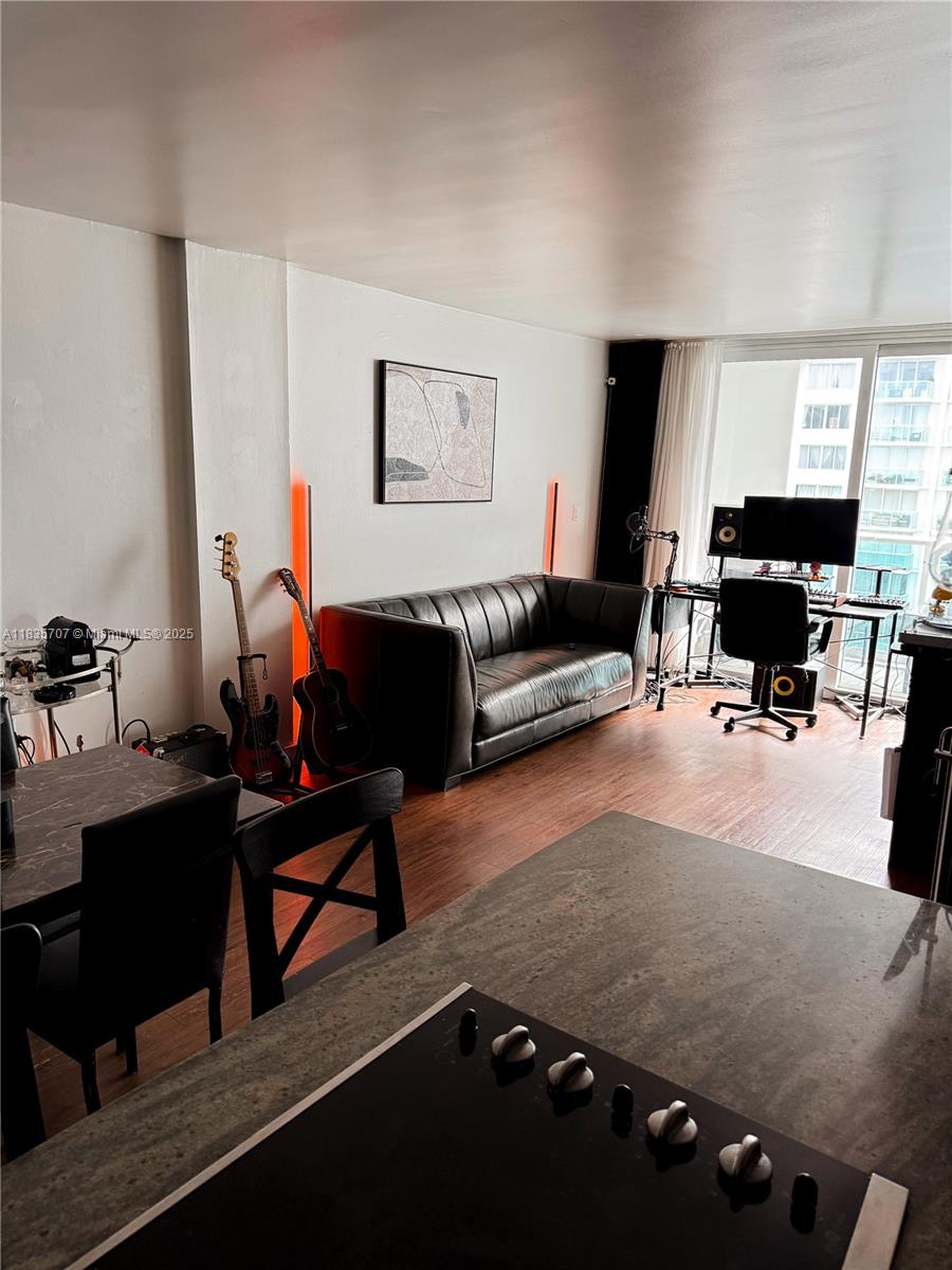 MIRADOR 1035 CONDO - Residential