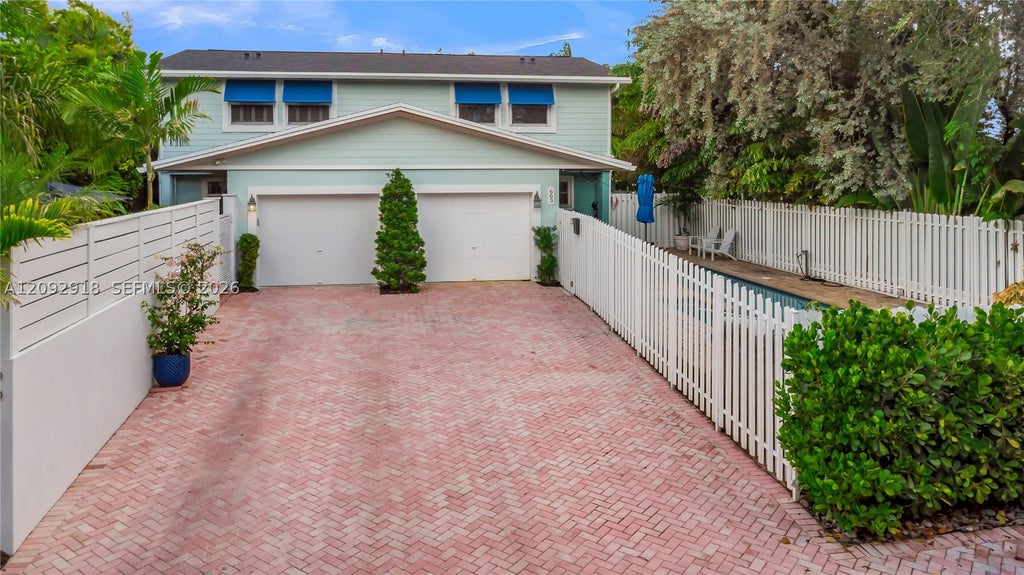 Photo of 663 Ponce De Leon Dr #2, Fort Lauderdale, FL 33316 (MLS # A12092918)