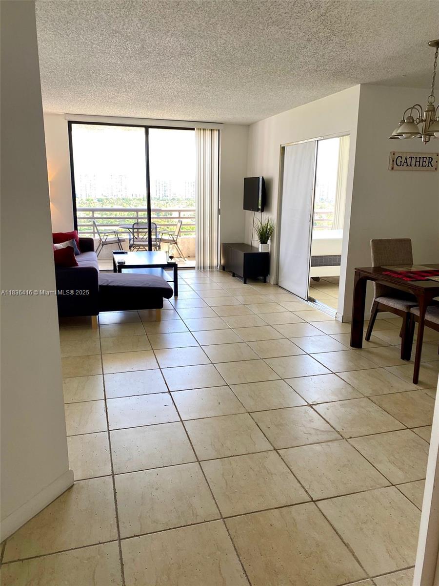 3300 NE 191st St 1612, Aventura, FL, 33180/$420,000 3 3300 NE 191st St 1612