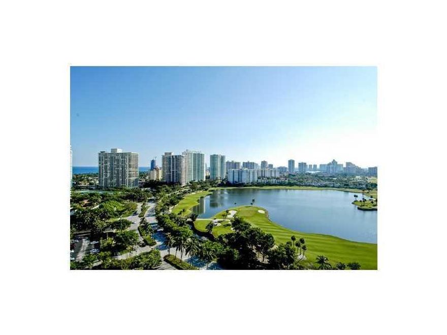 2/2 split floor plan , huge balcony, all rooms access to balcony great layout. Located on luxurious country club dr