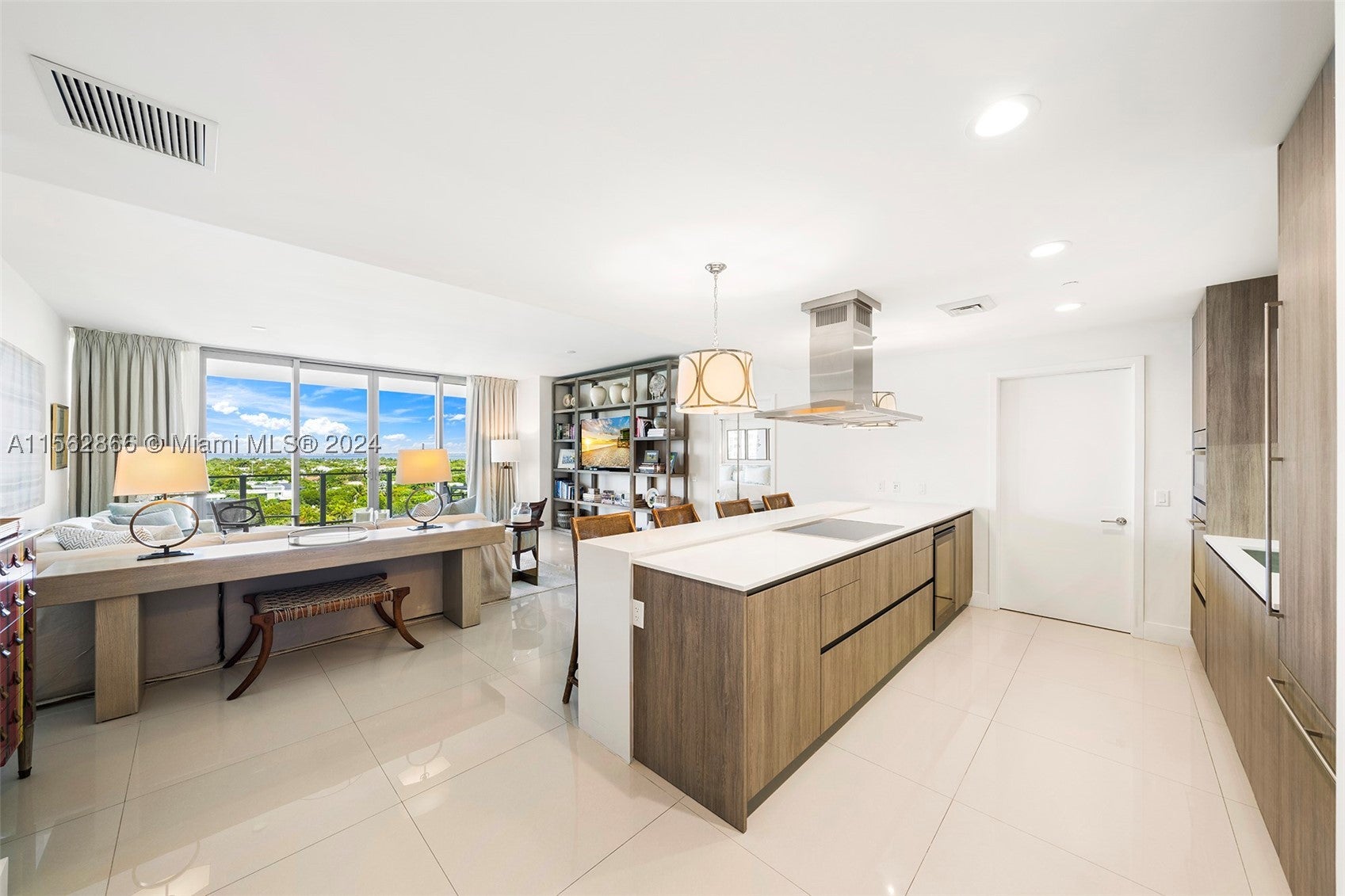 360 Ocean Dr 905S