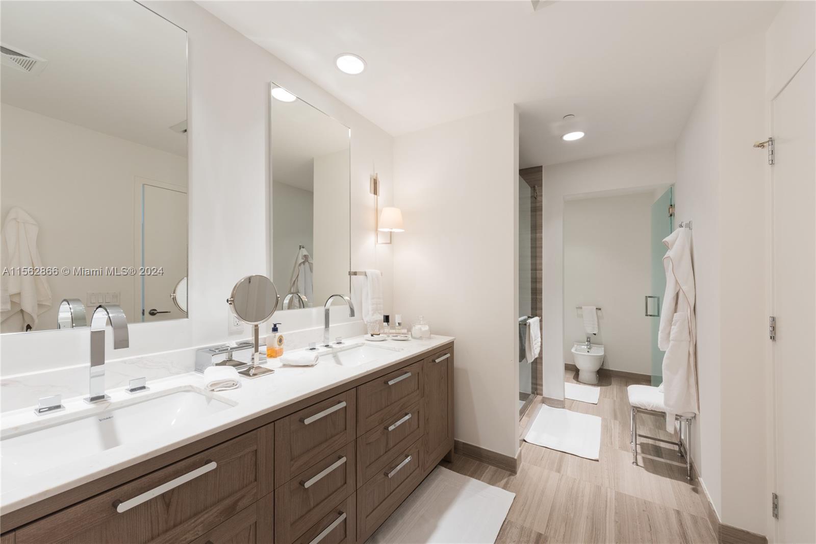 OCEANA KEY BISCAYNE CONDO - Residential Lease
