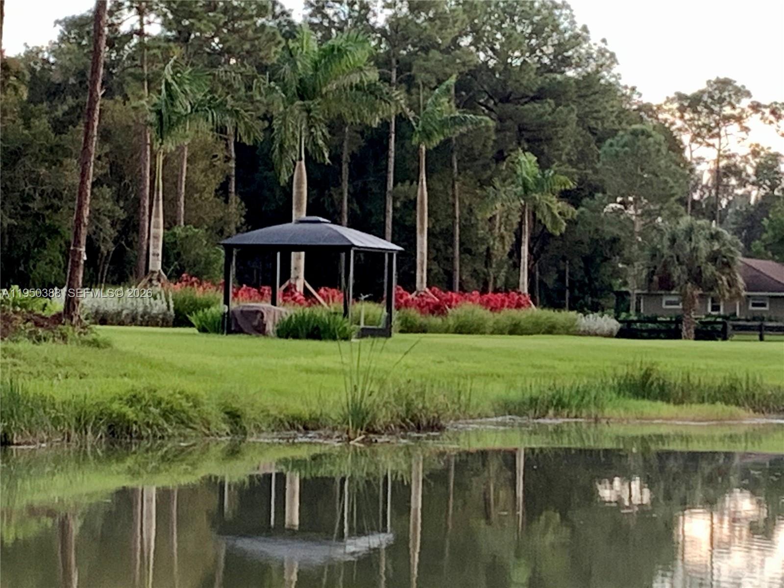 LOXAHATCHEE GROVES - Residential