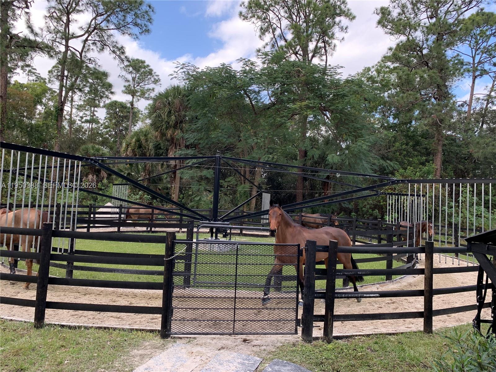 LOXAHATCHEE GROVES - Residential