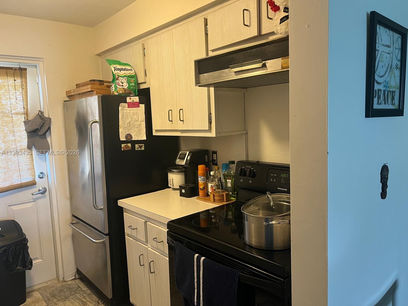 RIVER HOUSE GARDENS CONDO - Residential