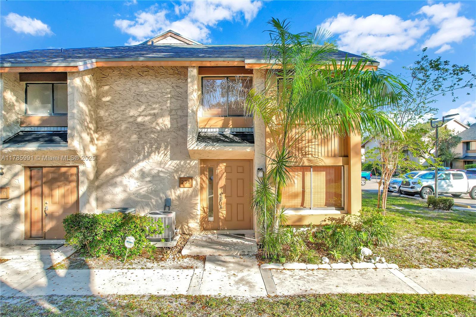 Property for Sale at 238 Wimbledon Lake Dr 238, Plantation, Miami-Dade County, Florida - Bedrooms: 3 
Bathrooms: 2  - $368,000