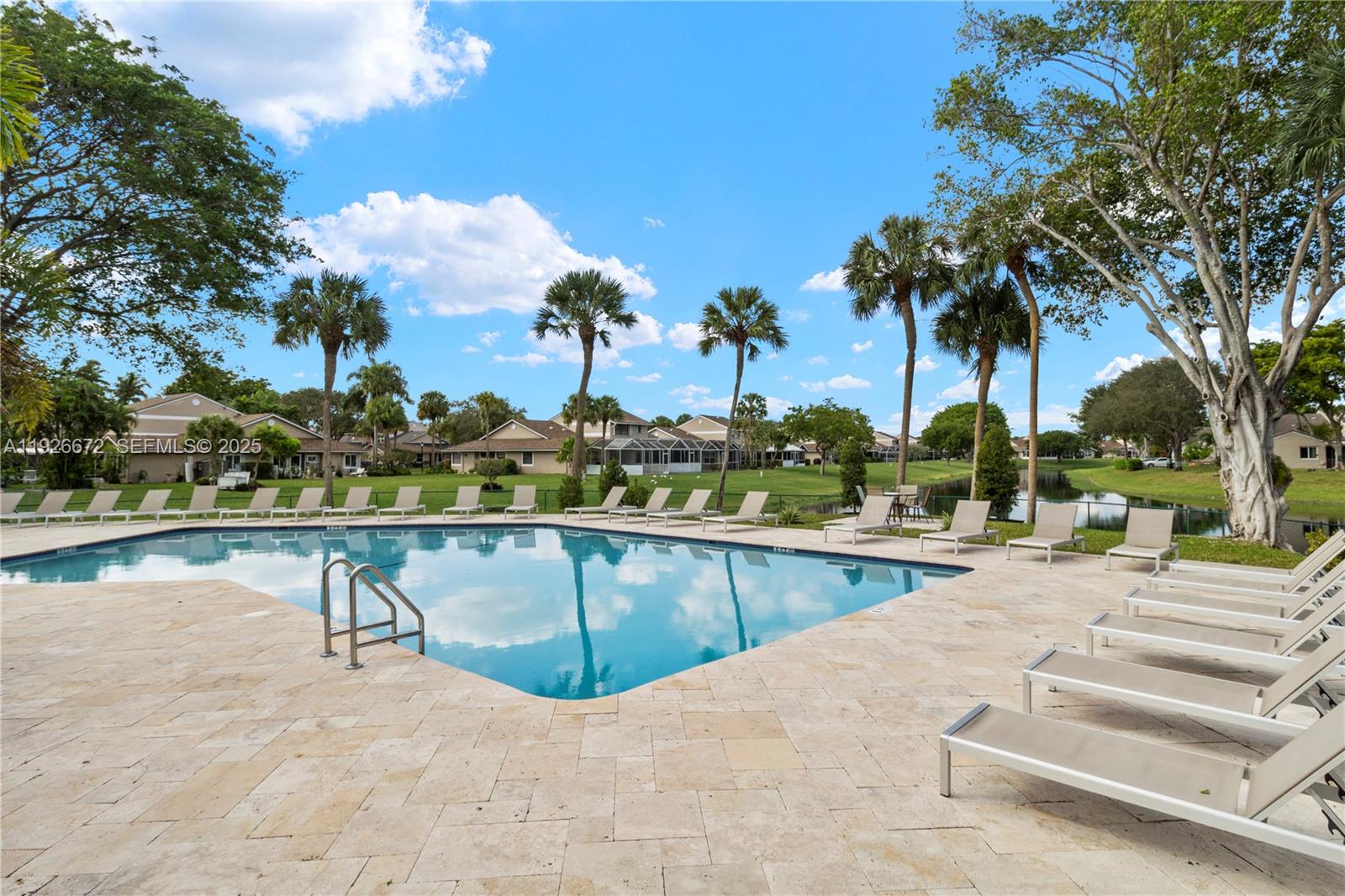 THE LAKES - Residential