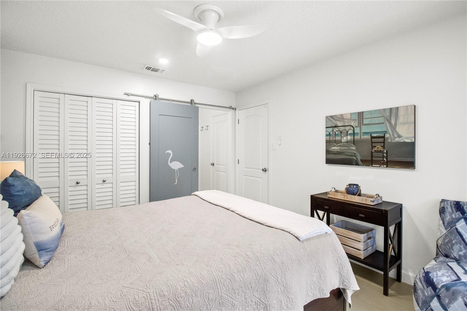 THE LAKES - Residential