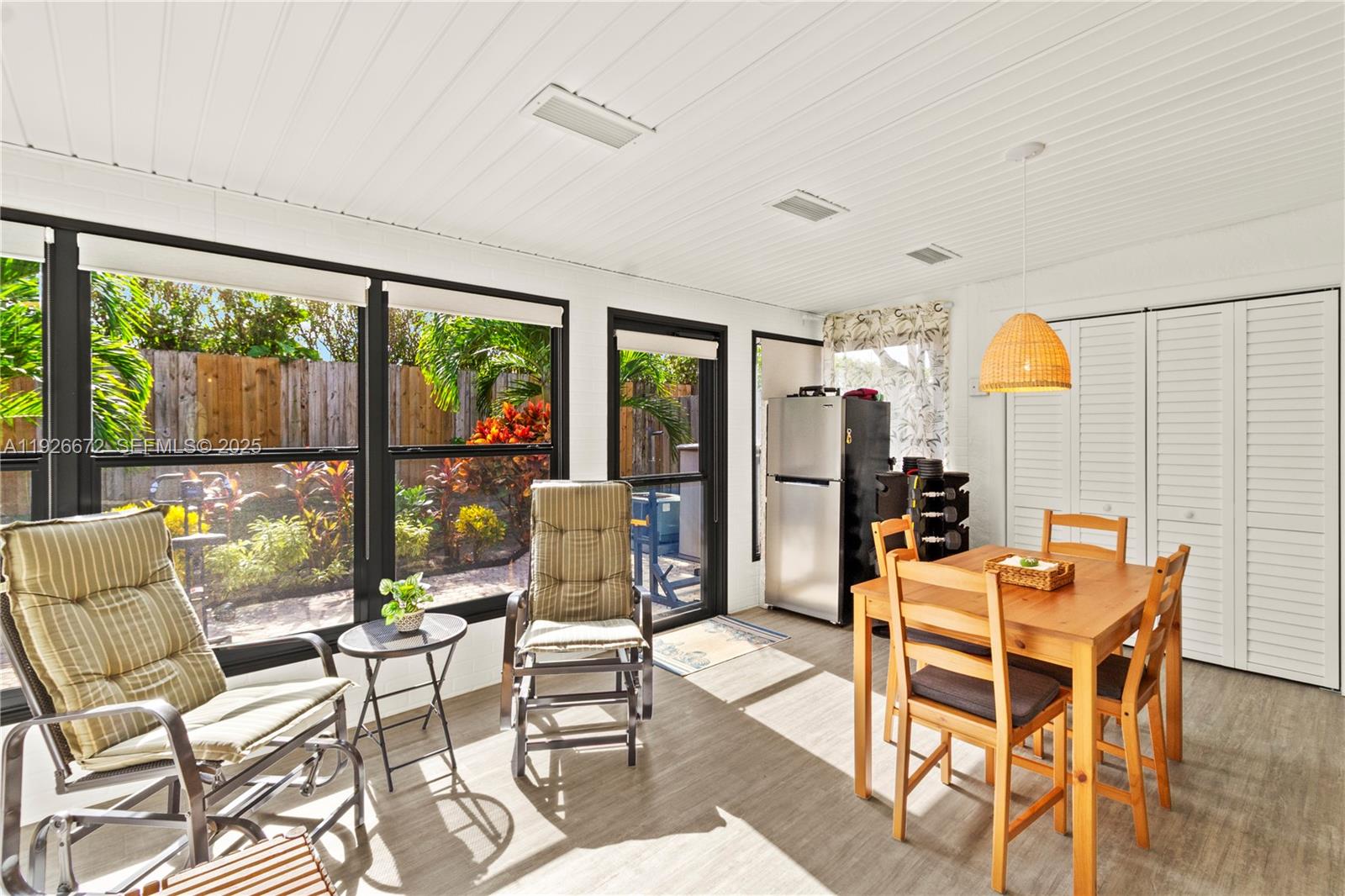 THE LAKES - Residential